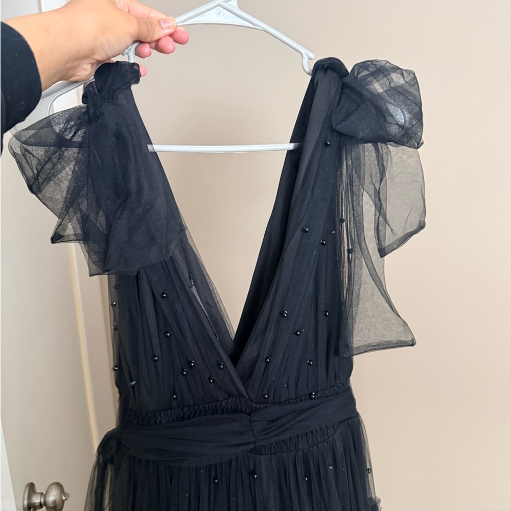 Elegant Black Evening Gown - Picture 4 of 4